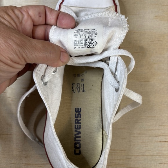 Converse All Star Classic White/Red UNISEX Women's Size 7, Men's  Size 5 - Picture 7 of 8